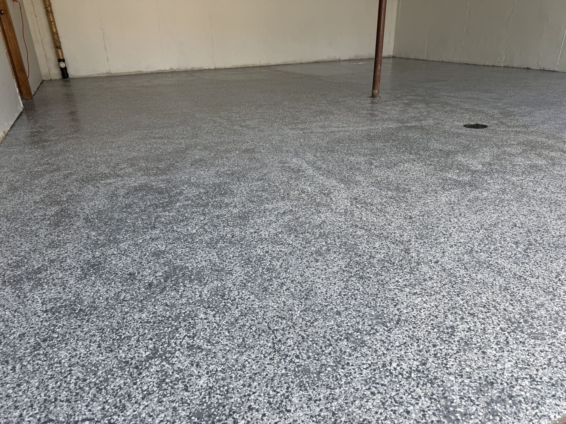 Epoxy flake garage floor